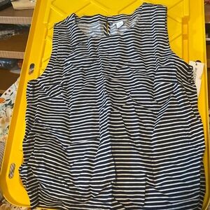Liz Claiborne tank top size large